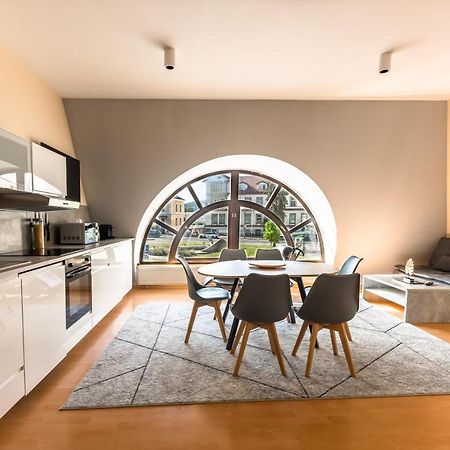 Lovely 4-Bedroom Flat In Historical Center With Stunning View Trenčín Zewnętrze zdjęcie