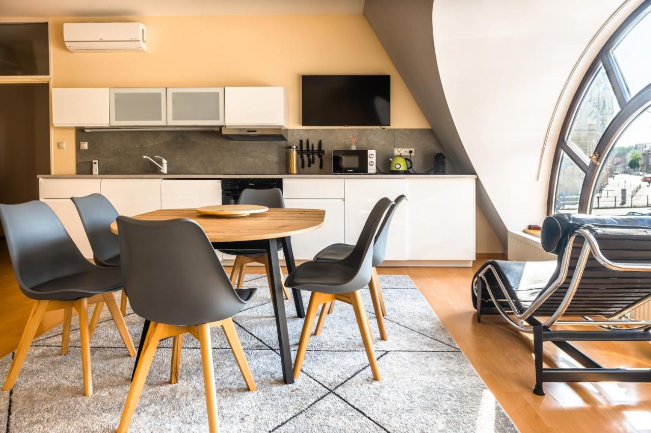 Lovely 4-Bedroom Flat In Historical Center With Stunning View Trenčín Zewnętrze zdjęcie