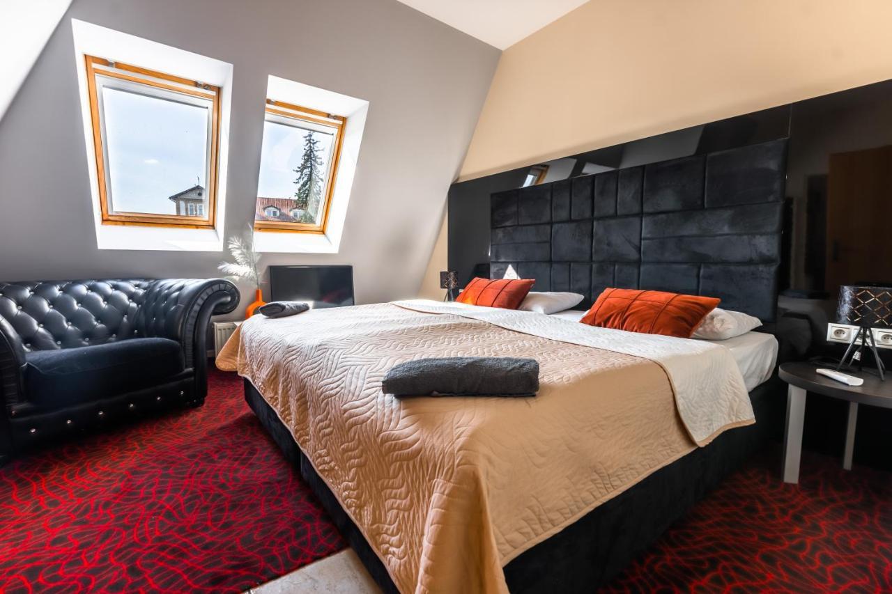Lovely 4-Bedroom Flat In Historical Center With Stunning View Trenčín Zewnętrze zdjęcie